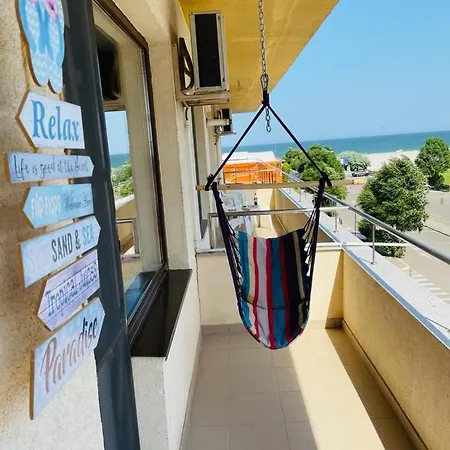 Summerland Sun Apartment *